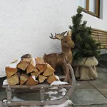 Haus Moikler Apartamento *